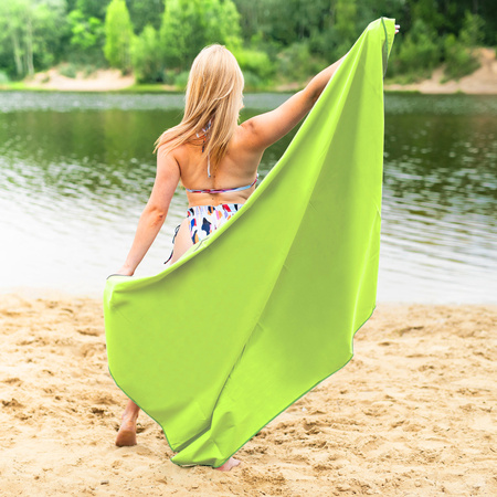 Ręcznik z mikrofibry NILS NCR12 180 x 100 cm zielony