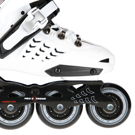 Rolki slalomowe NILS EXTREME NA20001 biały / czarny