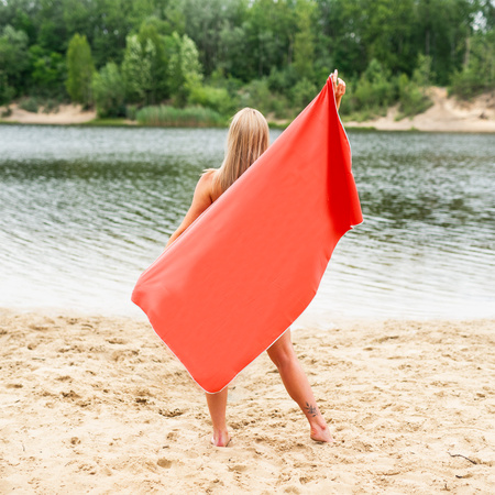 Ręcznik z mikrofibry szybkoschnący NILS NCR11 140x70 koralowy