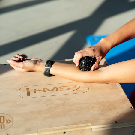 Piłka lacrosse z kolcami do masażu HMS BLP01 S czarna