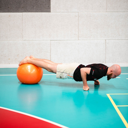 Piłka gimnastyczna anti - burst HMS YB02 55 cm pomarańczowa